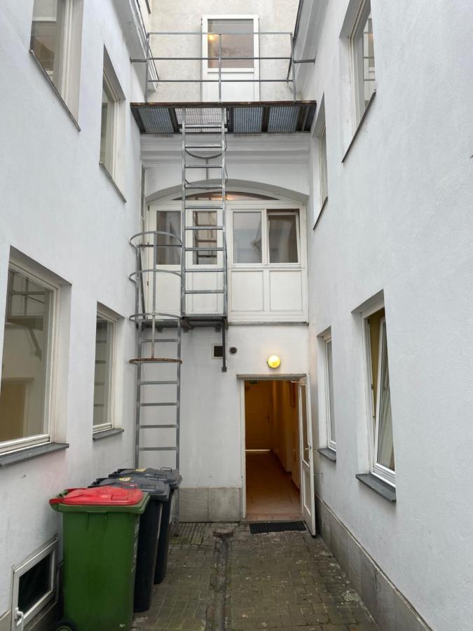 Appartement Pension 700M Zum Ring Viena Exterior foto